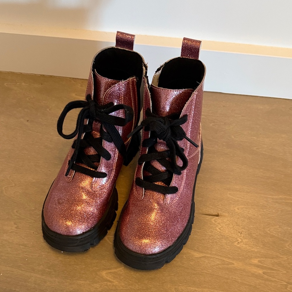 UGG Sparkly Pink Kids Boots girls size 1